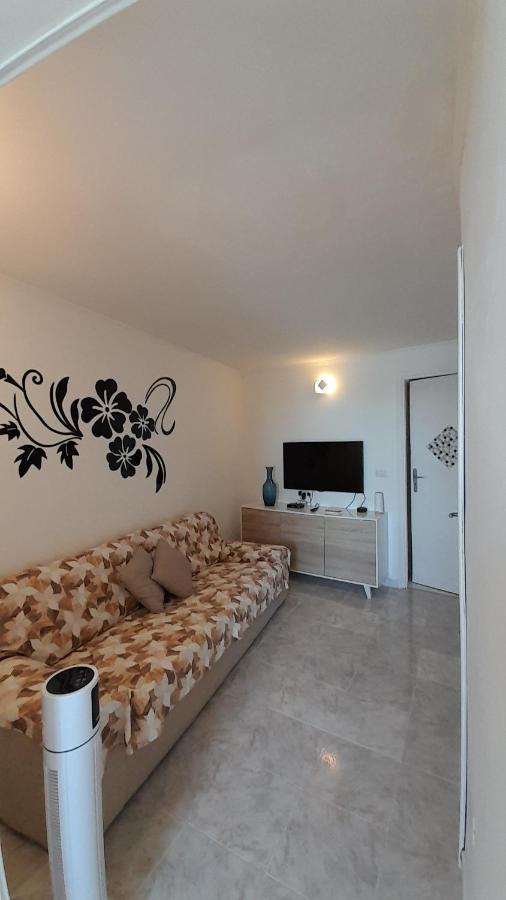 דירות פרוסידה Residenza Mena Marina Corricella מראה חיצוני תמונה