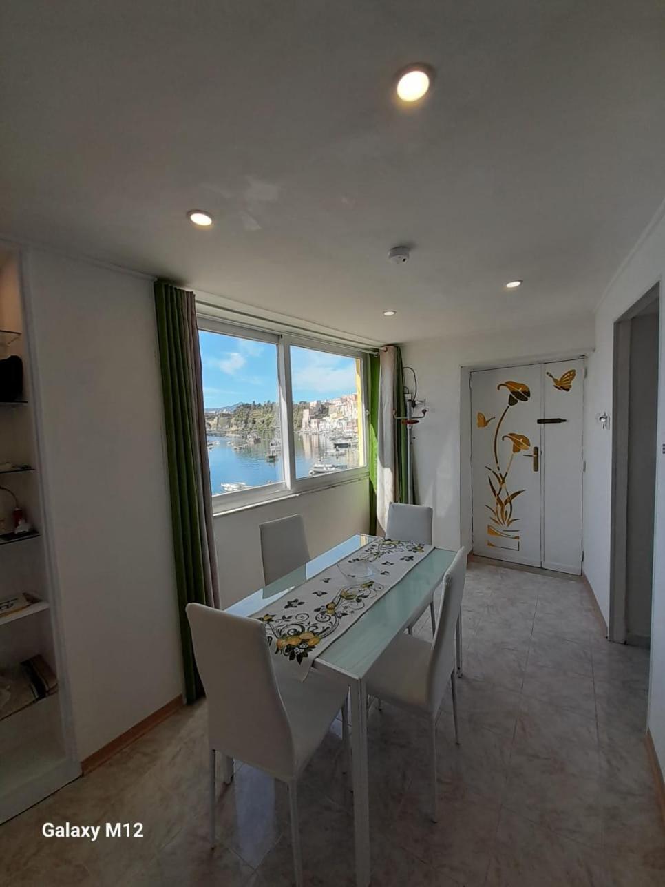 דירות פרוסידה Residenza Mena Marina Corricella מראה חיצוני תמונה