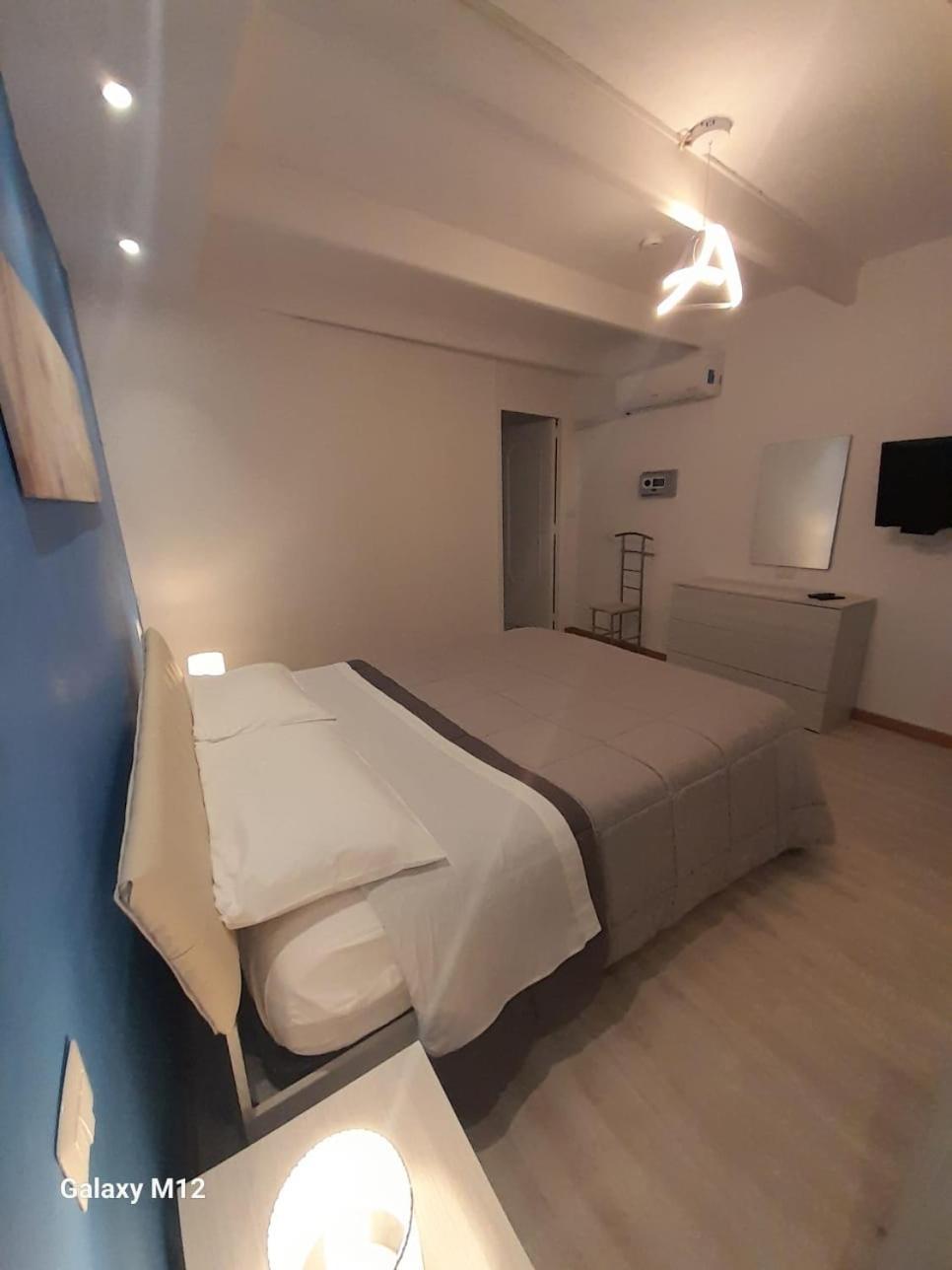 דירות פרוסידה Residenza Mena Marina Corricella מראה חיצוני תמונה